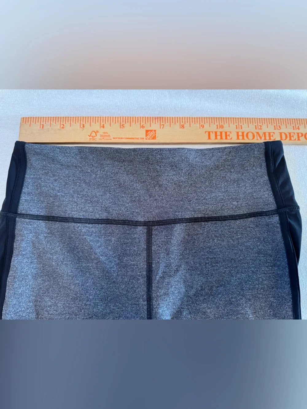 Lululemon Cropped Leggings Women’s Size 8 Gray Black Athletic Yoga Pants